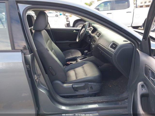 3VWD17AJ7EM362567 Volkswagen Jetta 1.8t Se