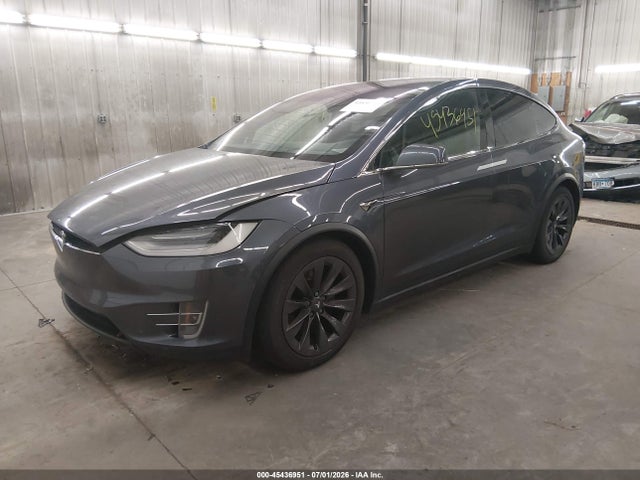 45436951 :رقم المزاد ، 5YJXCDE22JF136995 vin ، 2018 Tesla Model X مزاد بيع