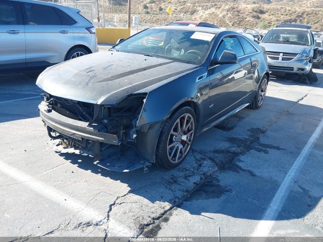Cadillac CTS-V 2015 1G6DV1EPXF0100441 Image 2