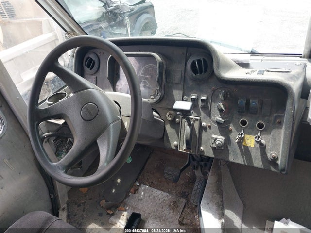 Aukcja sprzedaży 2010 Freightliner Chassis M Line Walk-in Van, vin: 4UZAARDU4ACAM0678, numer aukcji: 45437084