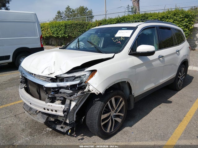 Honda Pilot Touring 2018 5FNYF6H99JB012027 Image 2