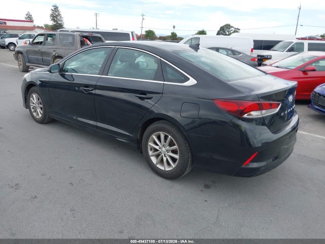 Hyundai SONATA ECO 2018 5NPE24AA5JH679914 Image 3