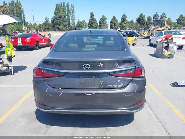 Lexus ES 300H 2023 58ADA1C1XPU029411 Image 17