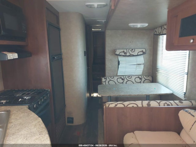 Crossroads 30' Bumper Pull 2015 4V0TC3021FJ005403 Image 8