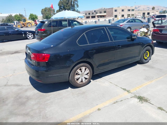 3VWD17AJ1EM394561 Volkswagen Jetta 1.8t Se