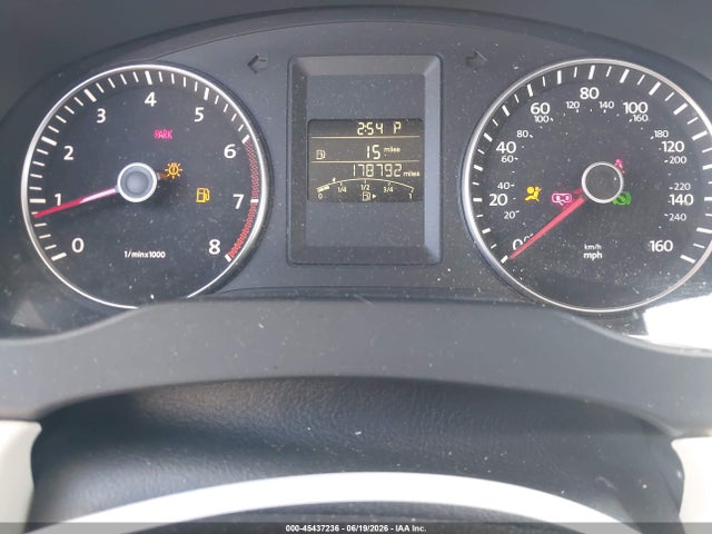 3VWD17AJ1EM394561 Volkswagen Jetta 1.8t Se