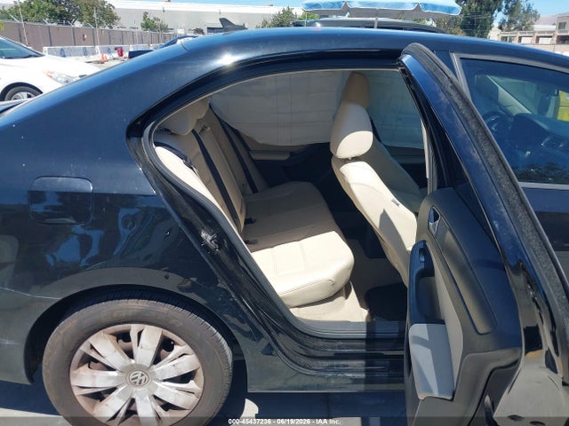 3VWD17AJ1EM394561 Volkswagen Jetta 1.8t Se