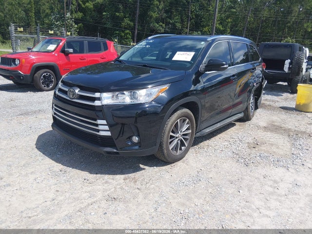 5TDKZRFH5KS565375 Toyota Highlander Xle