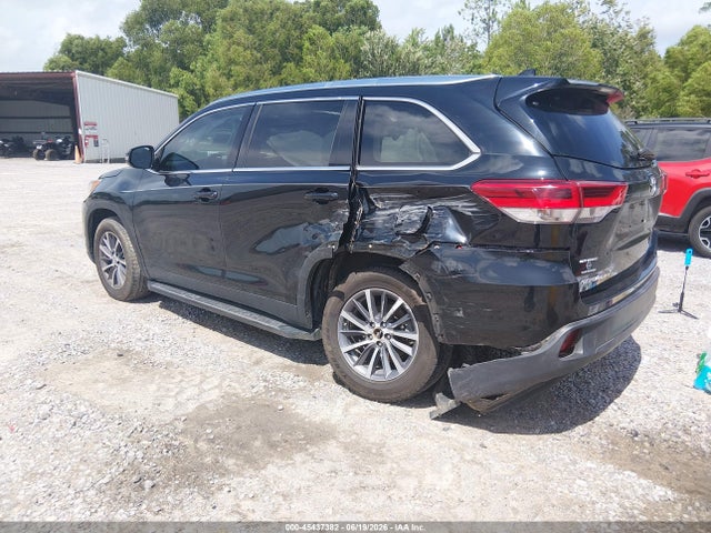 5TDKZRFH5KS565375 Toyota Highlander Xle