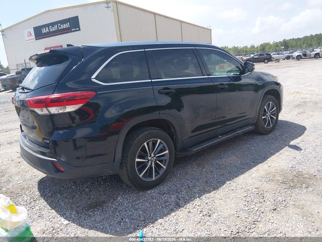 5TDKZRFH5KS565375 Toyota Highlander Xle