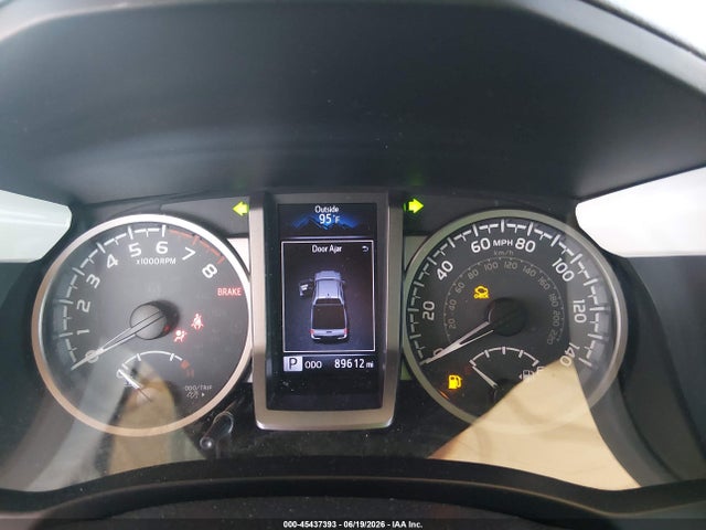 3TMAZ5CN8JM060525 Toyota Tacoma Sr5 V6