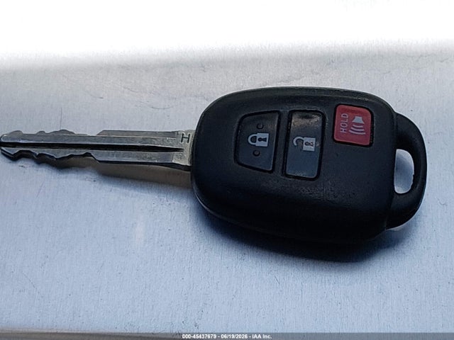 Toyota RAV4 LE 2018 2T3ZFREV8JW458607 Image 11