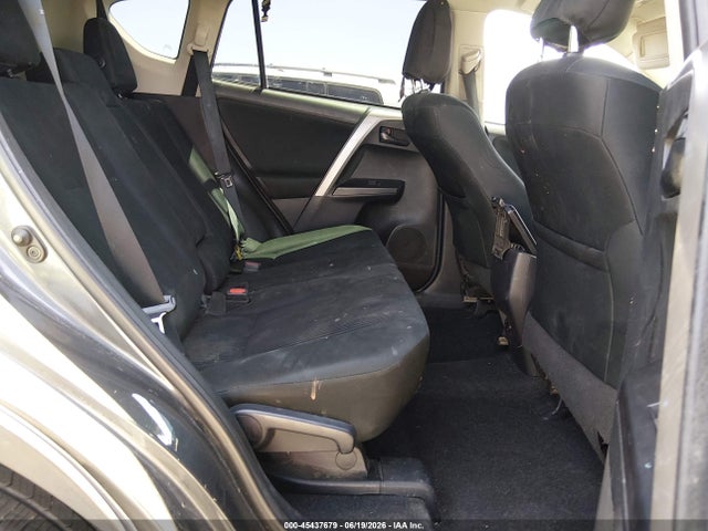Toyota RAV4 LE 2018 2T3ZFREV8JW458607 Image 8
