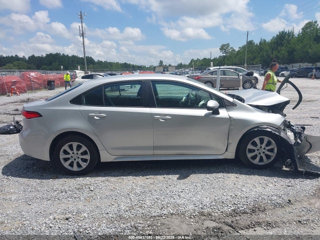 Продажа на аукционе авто 2022 Toyota Corolla Le, vin: 5YFEPMAE0NP338739, номер лота: 45437680