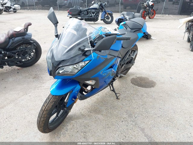 Kawasaki Ex300 B 2017 JKAEX8B18HDA33819 Image 2