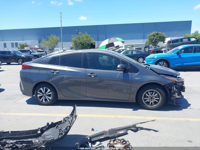 JTDKARFPXJ3089767 Toyota Prius Prime Premium