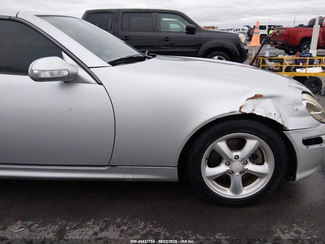 45437755 :رقم المزاد ، WDBKK65F93F282979 vin ، 2003 Mercedes-benz Slk 320 مزاد بيع