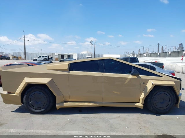 7G2CEHEE0SA060392 Tesla Cybertruck