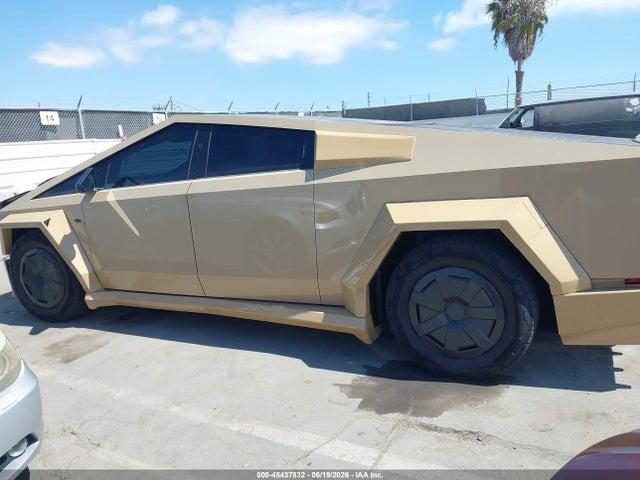 7G2CEHEE0SA060392 Tesla Cybertruck