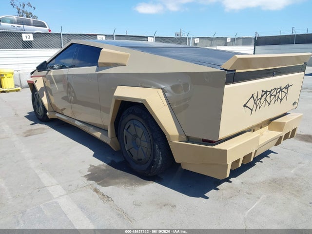 7G2CEHEE0SA060392 Tesla Cybertruck