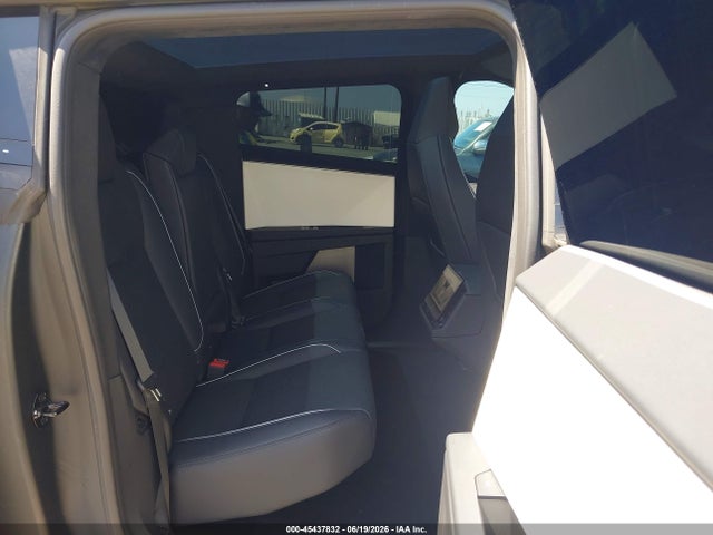 7G2CEHEE0SA060392 Tesla Cybertruck