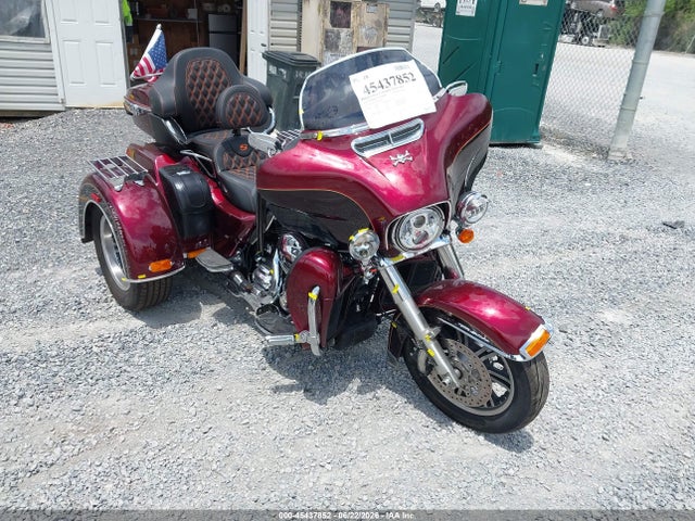 Harley-Davidson Flhtcutg Tri Glide Ultra 2014 1HD1MAL11EB860325 Image 1