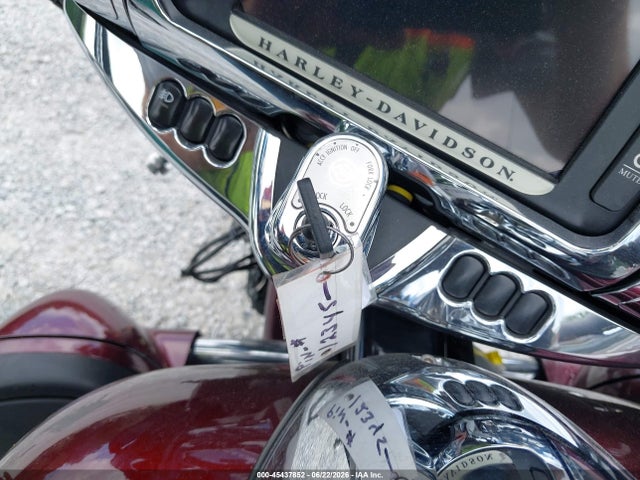 Harley-Davidson Flhtcutg Tri Glide Ultra 2014 1HD1MAL11EB860325 Image 11