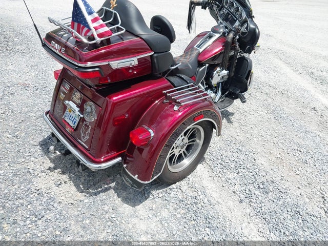 Harley-Davidson Flhtcutg Tri Glide Ultra 2014 1HD1MAL11EB860325 Image 4