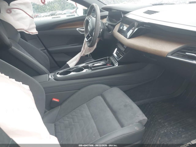 WAUFJBFW5N7008461 Audi E-tron Gt Premium Plus Quattro