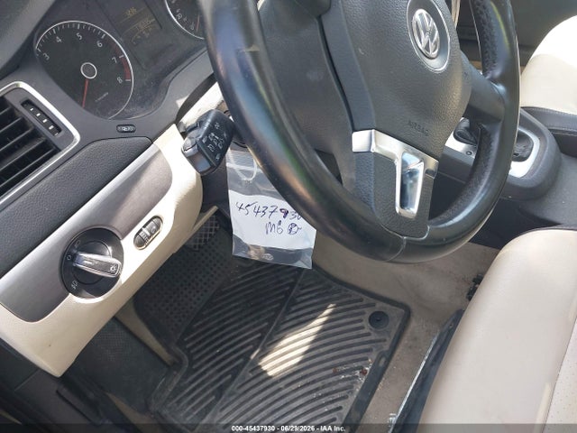3VWL17AJ8EM227805 Volkswagen Jetta 1.8t Sel