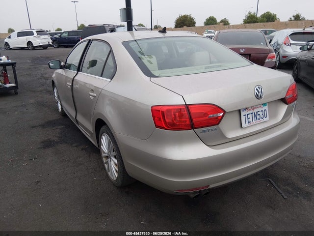 3VWL17AJ8EM227805 Volkswagen Jetta 1.8t Sel