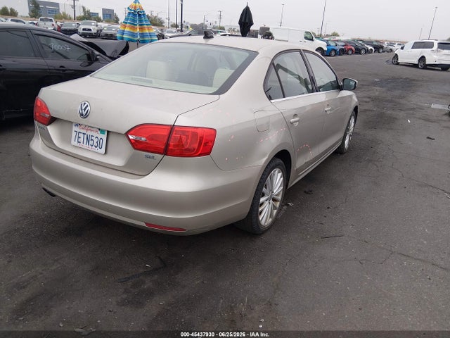 3VWL17AJ8EM227805 Volkswagen Jetta 1.8t Sel