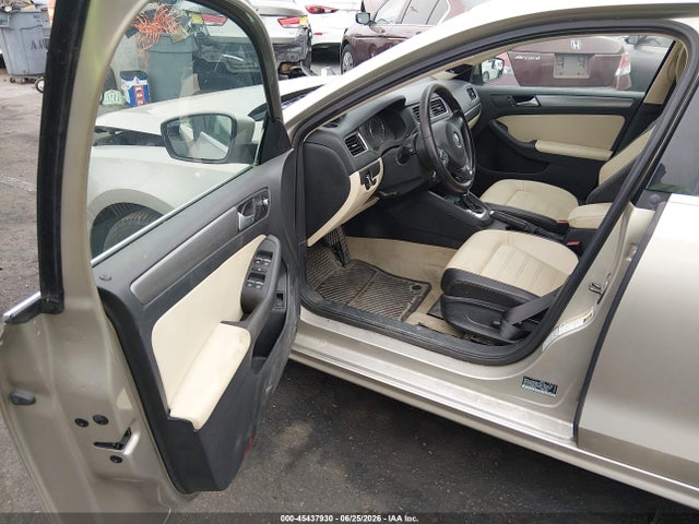 3VWL17AJ8EM227805 Volkswagen Jetta 1.8t Sel