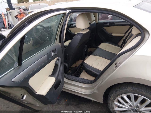 3VWL17AJ8EM227805 Volkswagen Jetta 1.8t Sel