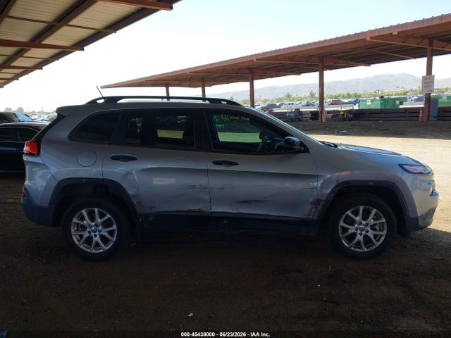 1C4PJLAS1GW208165 Jeep Cherokee Sport