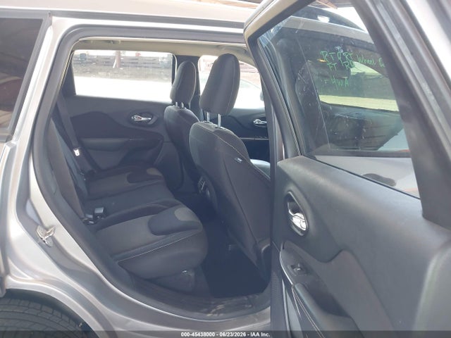1C4PJLAS1GW208165 Jeep Cherokee Sport