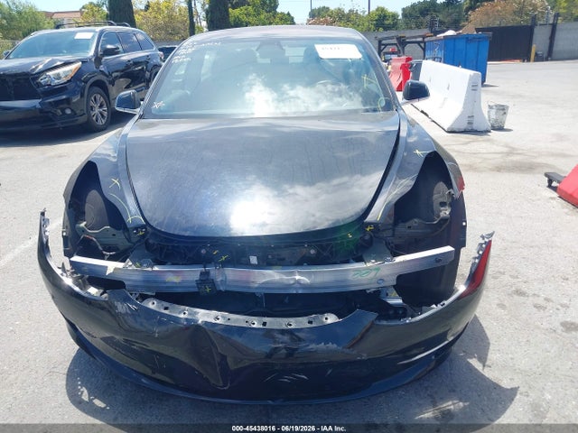2024 Tesla Model Y Long Range Single Motor Rear-wheel Drive/rwd მანქანა იყიდება აუქციონზე, vin: 7SAYGDED3RF103416, აუქციონის ნომერი: 45438016