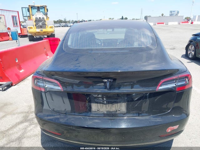 2024 Tesla Model Y Long Range Single Motor Rear-wheel Drive/rwd მანქანა იყიდება აუქციონზე, vin: 7SAYGDED3RF103416, აუქციონის ნომერი: 45438016