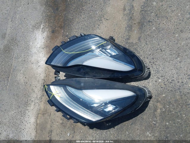 2024 Tesla Model Y Long Range Single Motor Rear-wheel Drive/rwd მანქანა იყიდება აუქციონზე, vin: 7SAYGDED3RF103416, აუქციონის ნომერი: 45438016