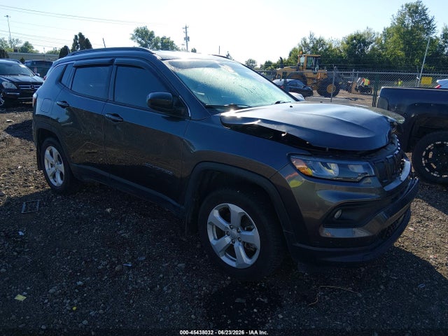 45438032 :رقم المزاد ، 3C4NJDBBXNT170269 vin ، 2022 Jeep Compass Latitude 4x4 مزاد بيع
