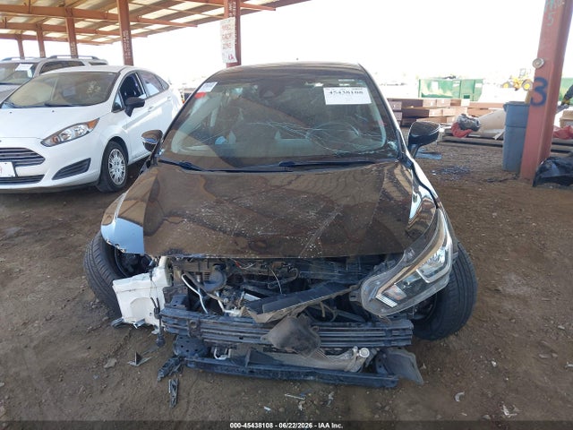 3N1CN8EV9ML867913 Nissan Versa Sv Xtronic Cvt