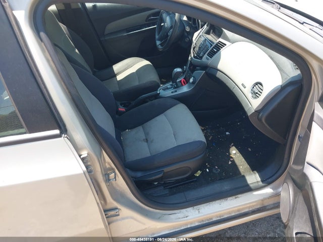 1G1PA5SH0E7120562 Chevrolet Cruze Ls Auto