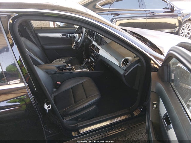 Продаж на аукціоні авто 2013 Mercedes-benz C 250 Sport, vin: WDDGF4HBXDR241744, номер лоту: 45438209