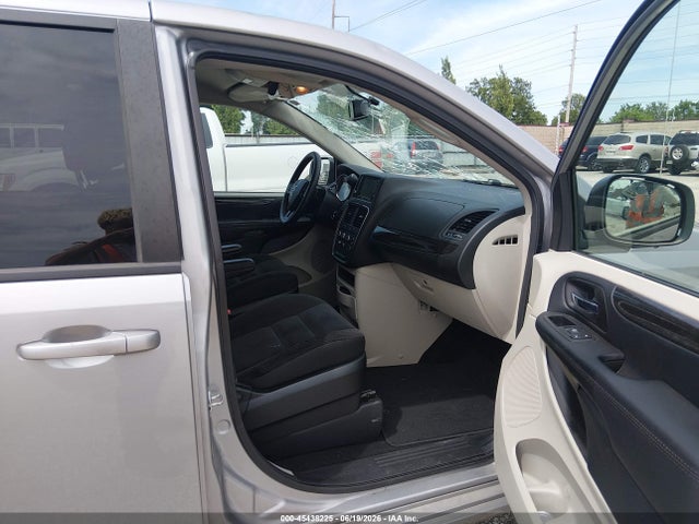 2C4RDGBG2JR262382 Dodge Grand Caravan Se