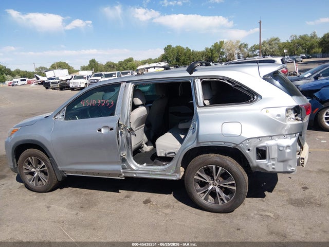 Toyota Highlander Le 2019 5TDBZRFH0KS747792 Image 15