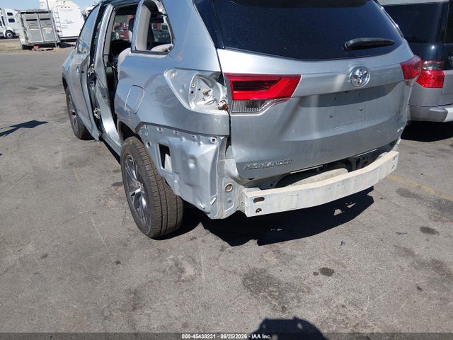 Toyota Highlander Le 2019 5TDBZRFH0KS747792 Image 18
