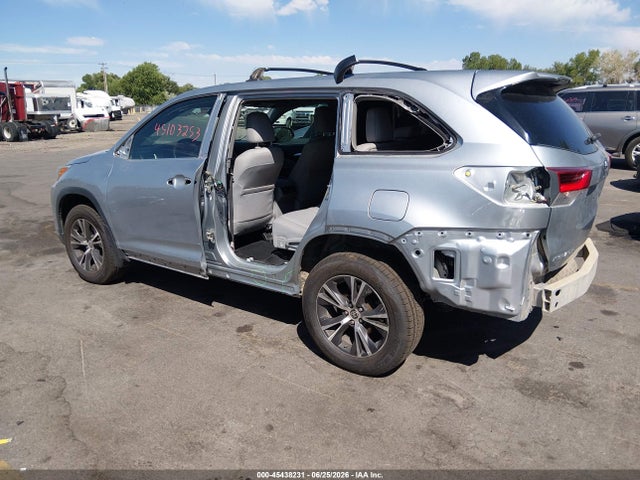 Toyota Highlander Le 2019 5TDBZRFH0KS747792 Image 3