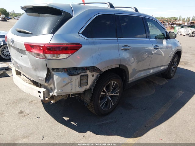 Toyota Highlander Le 2019 5TDBZRFH0KS747792 Image 4
