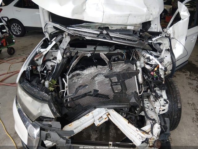 Продажа на аукционе авто 2017 Mitsubishi Outlander Se/sel, vin: JA4AZ3A33HZ058917, номер лота: 45438242
