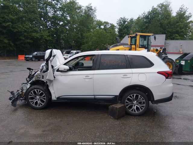 Продажа на аукционе авто 2017 Mitsubishi Outlander Se/sel, vin: JA4AZ3A33HZ058917, номер лота: 45438242